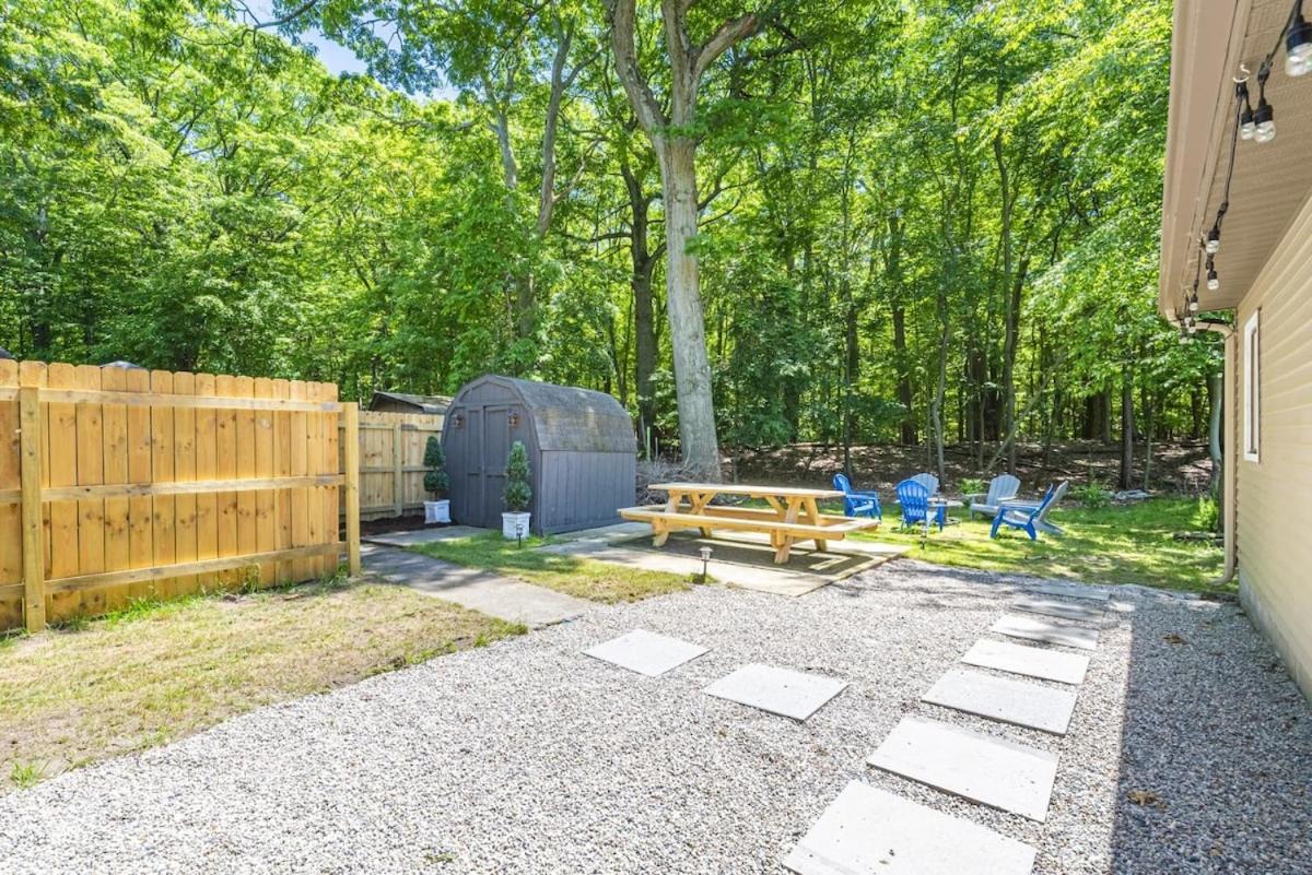 Coastal Comfort Meets Beachside Bliss Muskegon Bagian luar foto